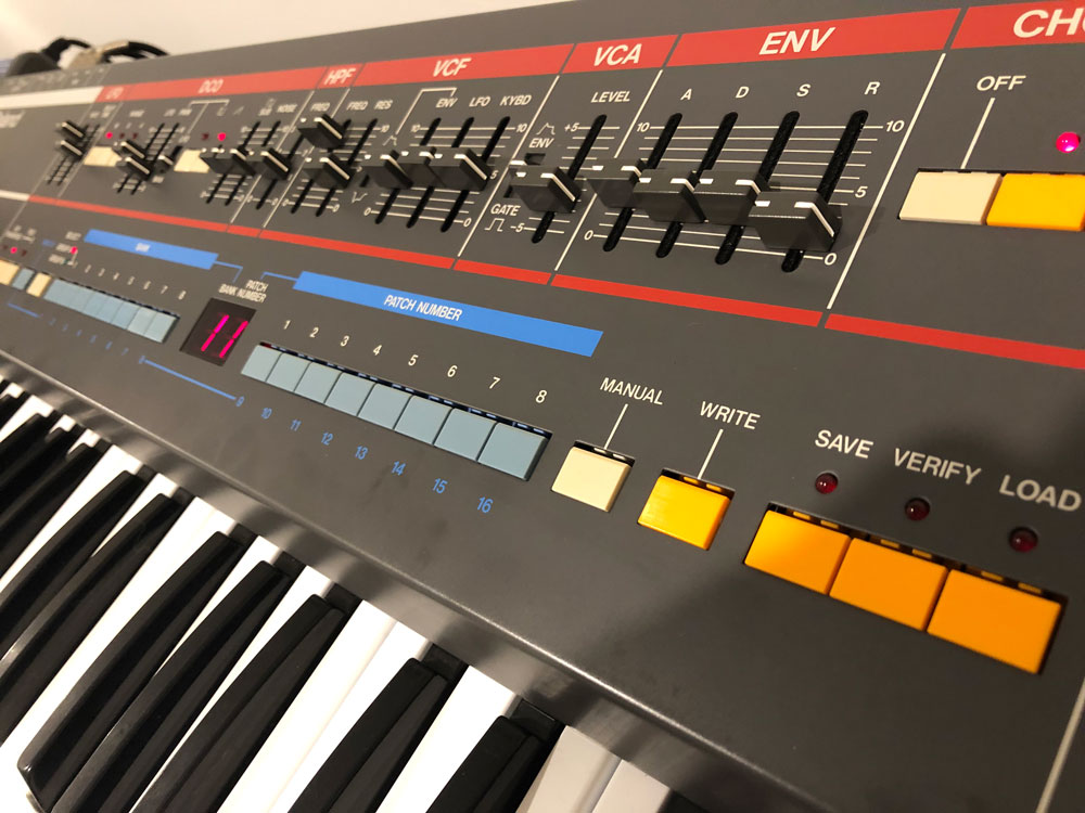 Roland Juno-106 StaRoland Juno-106 Studio Shot 03